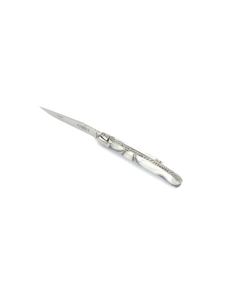 Laguiole pliant au féminin, manche en acrylique nacré perle, finition brillant