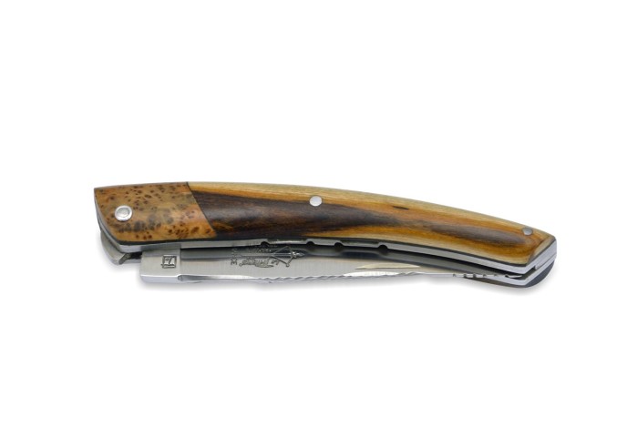 Le Thiers ® pliant fausse mitre en genévrier, ciselé main, doubles platines, manche en pistachier de 12 cm