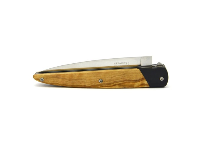 Arbalète pliant, fausse mitre en ébène, finition mat, manche en olivier de 12 cm
