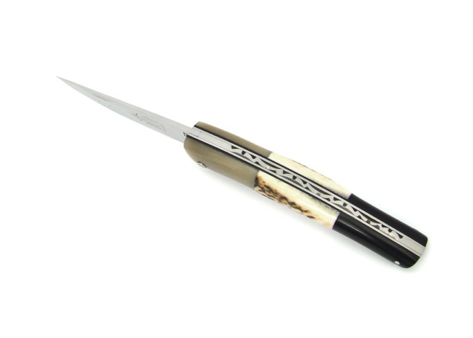 Le Thiers ® pliant, guilloché main, 3 cornes (pointe de corne, bois de cerf et buffle) de 12 cm, finition brillant