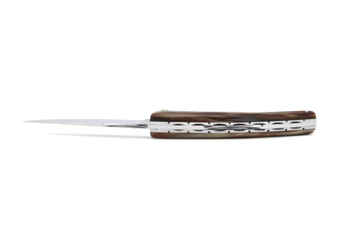 Le Thiers ® pliant prestige, ciselé main, doubles-platines, manche en pointe de corne blonde de 12 cm, finition brillant