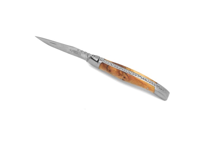 Laguiole pliant au féminin, lame seule, manche en genévrier de 11 cm, finition mat