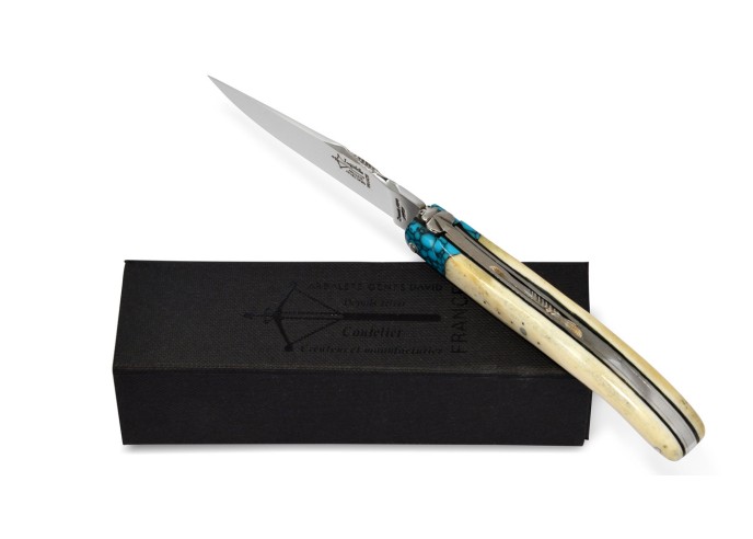 Laguiole pliant Forgé, manche en os de 12 cm avec une fausse mitre turquoise, finition brillant