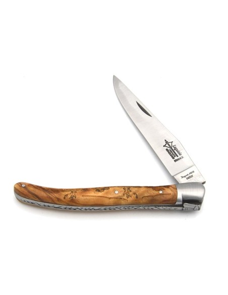 Laguiole pliant Prestige, manche en olivier gravé motif cerf de 12 cm, finition mat