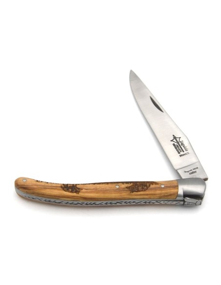 Laguiole pliant Prestige, manche en olivier gravé motif sanglier de 12 cm, finition mat
