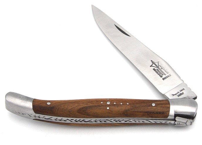 Laguiole Prestige folding knife, 12 cm walnut wood handle, matt finish