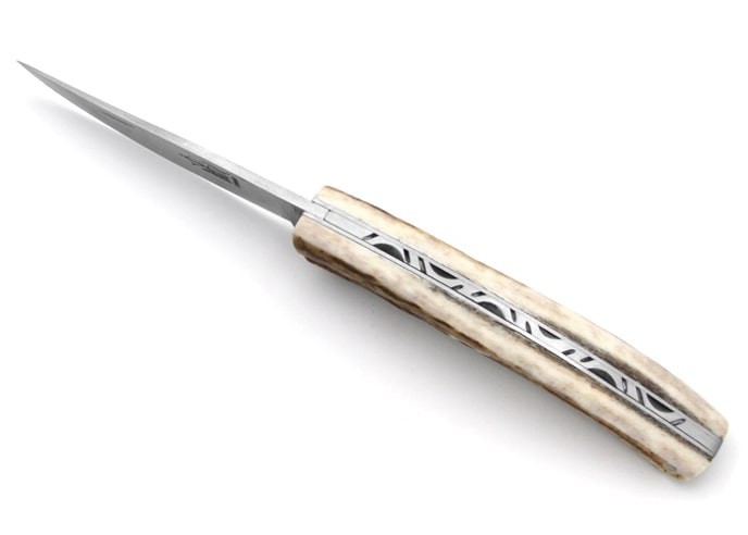 Le Thiers ® pliant guilloché main, manche en bois de cerf de 12 cm, finition brillant