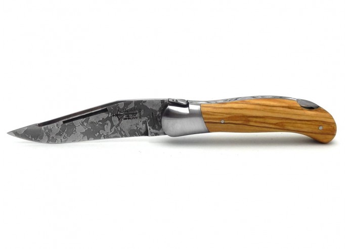 Laguiole folding knife Grande Nature Prestige, CAMO blade, olive wood handle, matt finish