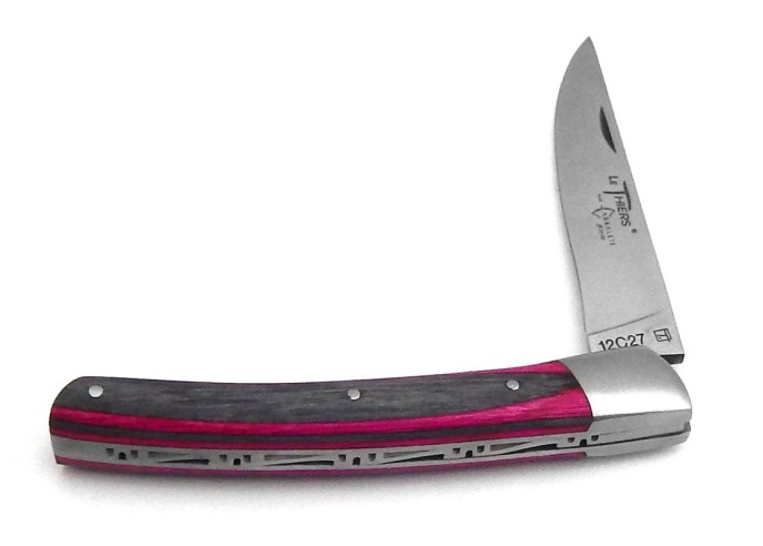 Le Thiers ® pliant guilloché main, manche bouleau lamellé rose de 11 cm, finition mat