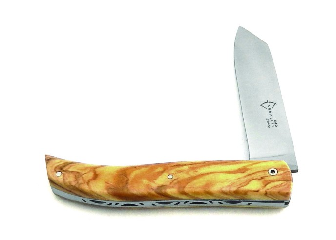 The KARO from Arbalete, olive wood handle
