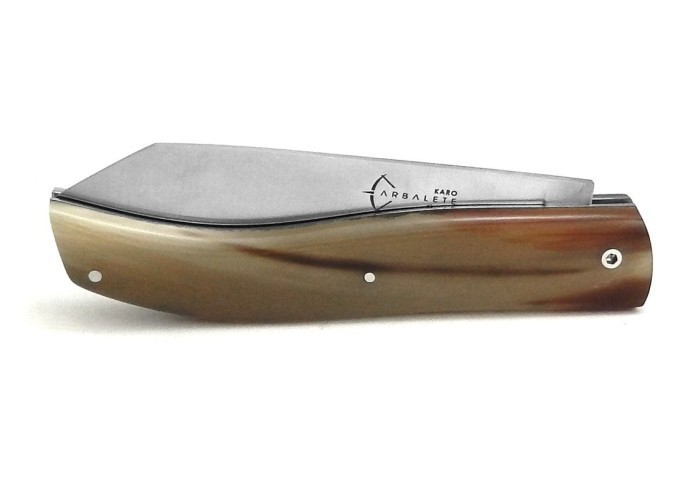 The KARO from Arbalete, blond tip horn handle