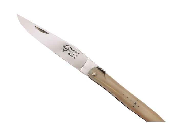 Laguiole pliant Forgé, manche en pointe de corne blonde