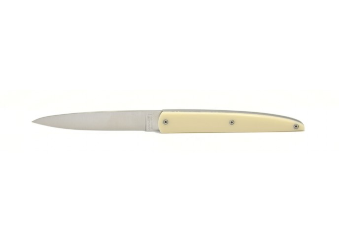 Coffret de 6 couteaux de table Arbalète, manches acrylique crème de 12 cm, finition mat